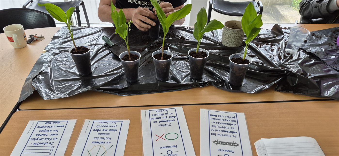 Atelier auprès d'un groupe d'adultes, avec Adoma